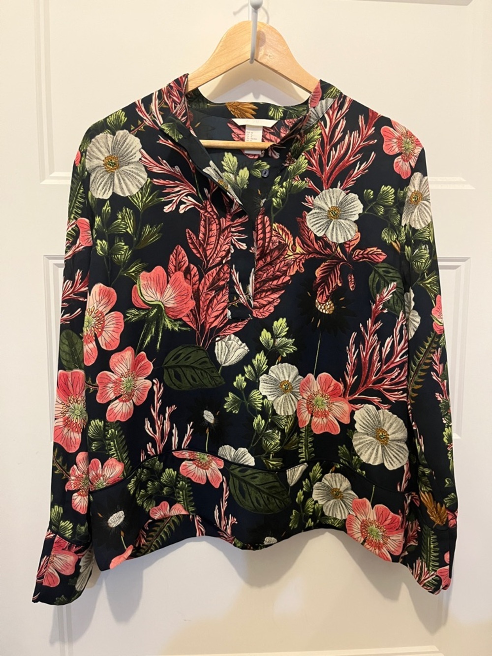 Black Floral Long-Sleeve Blouse - Picture 2 of 5